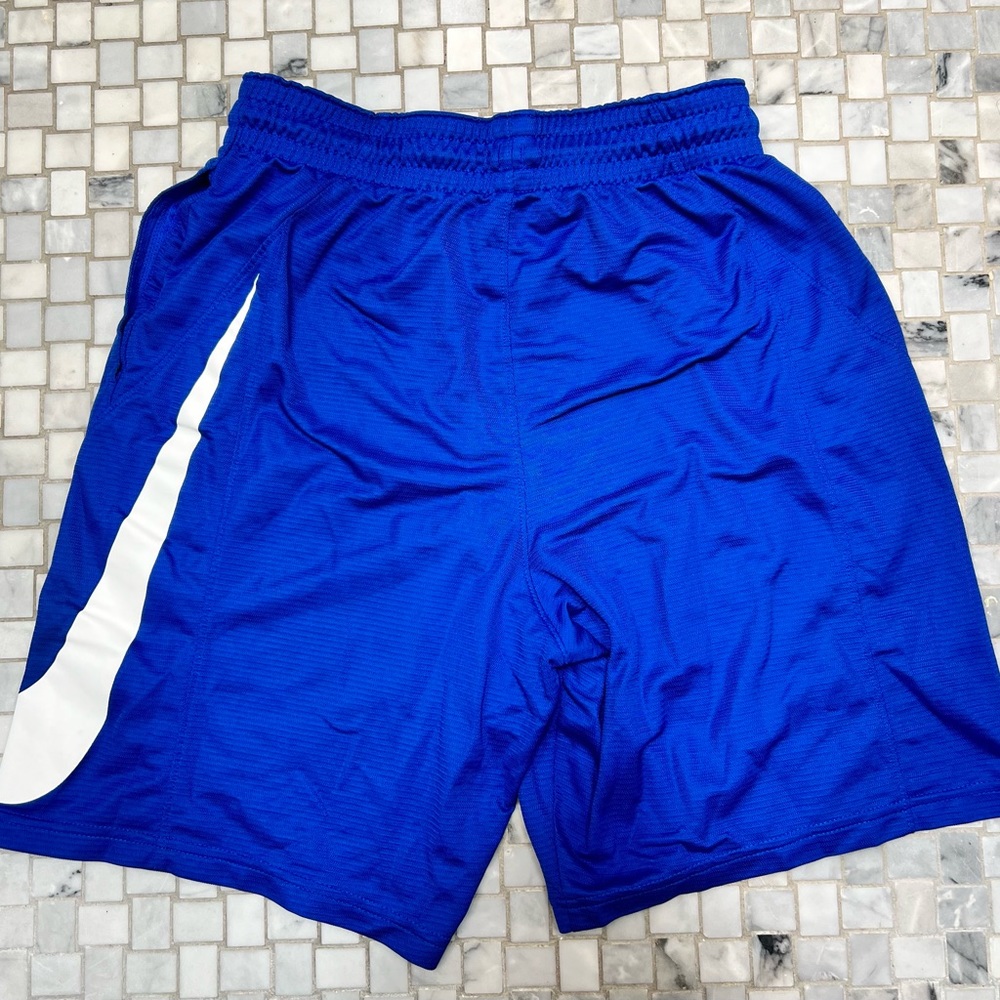 Men large Nike dry fit short